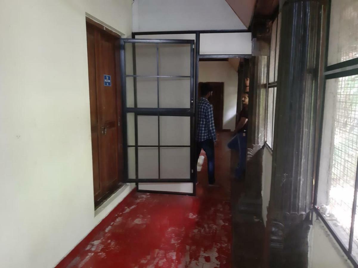 Devasthanam Lodge Thiruvananthapuram Buitenkant foto