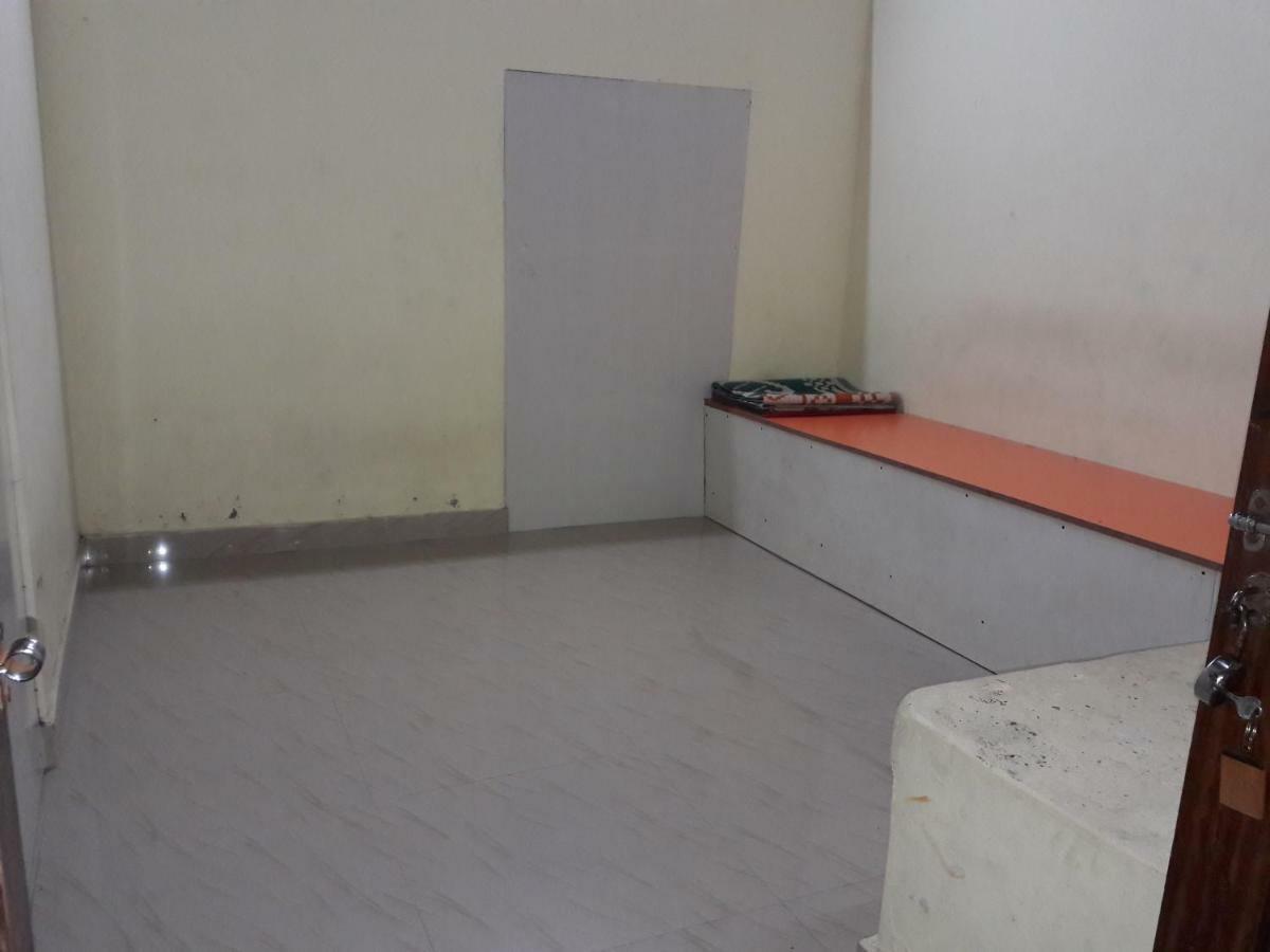 Devasthanam Lodge Thiruvananthapuram Buitenkant foto