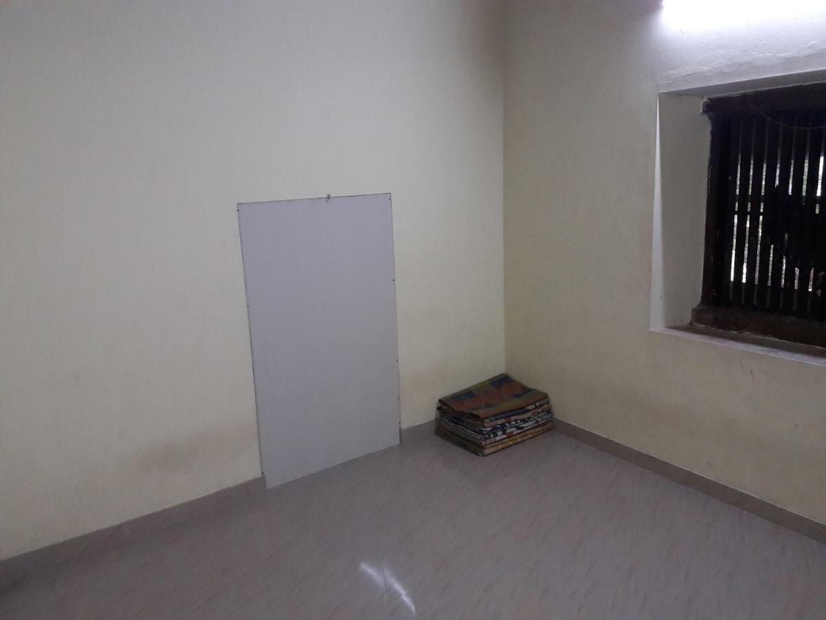 Devasthanam Lodge Thiruvananthapuram Buitenkant foto