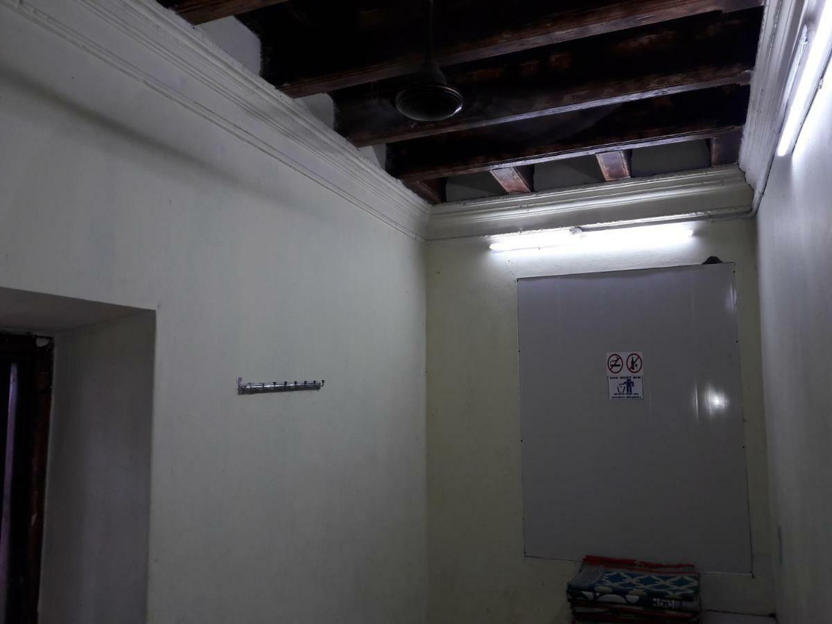 Devasthanam Lodge Thiruvananthapuram Buitenkant foto