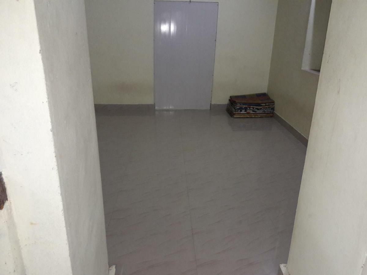 Devasthanam Lodge Thiruvananthapuram Buitenkant foto